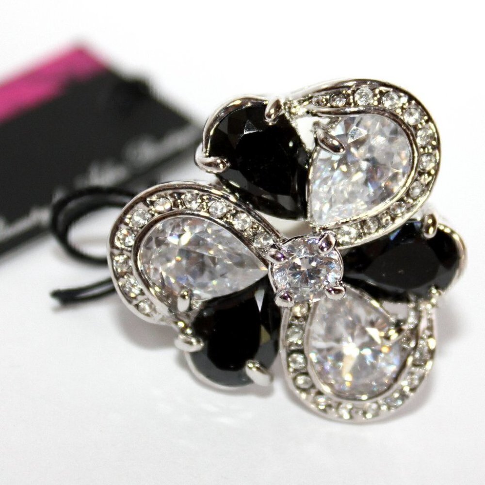 Womens Glamour Black Cz White Flower Cubic Zirconia Cocktail Party Chunky Ring 9